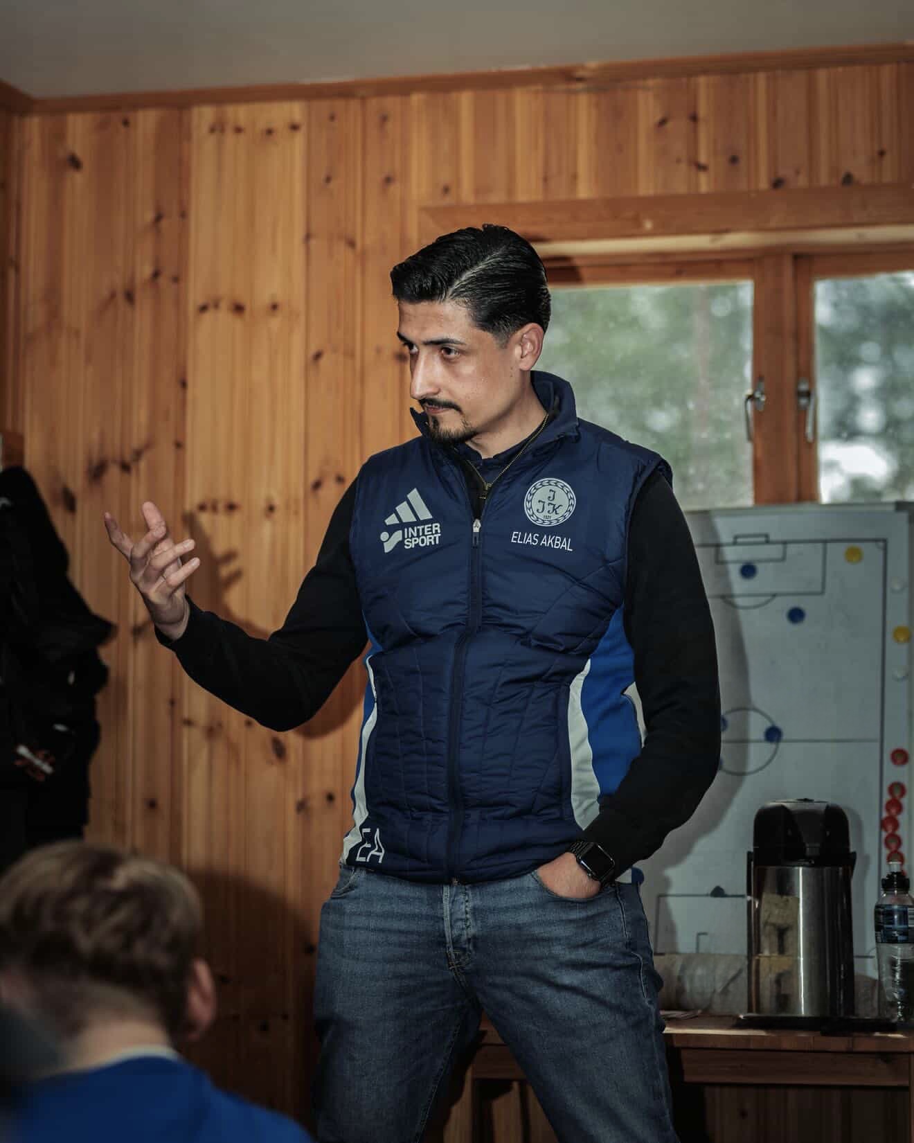 Intervju med Elias Akbal, tränare i Iggesunds IK